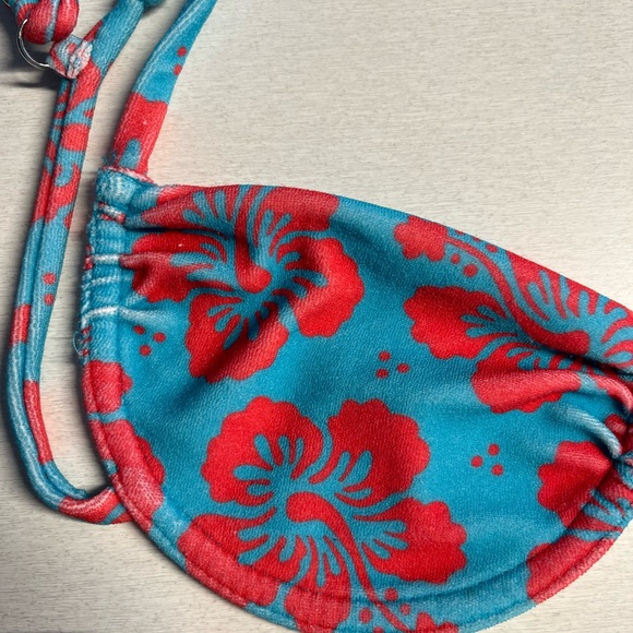 Frankie’s Bikinis - Picture 2 of 3